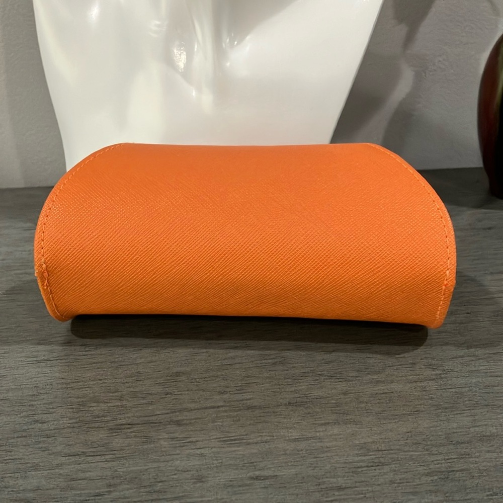 Tory Burch Sunglass Case NWOT - Picture 2 of 3